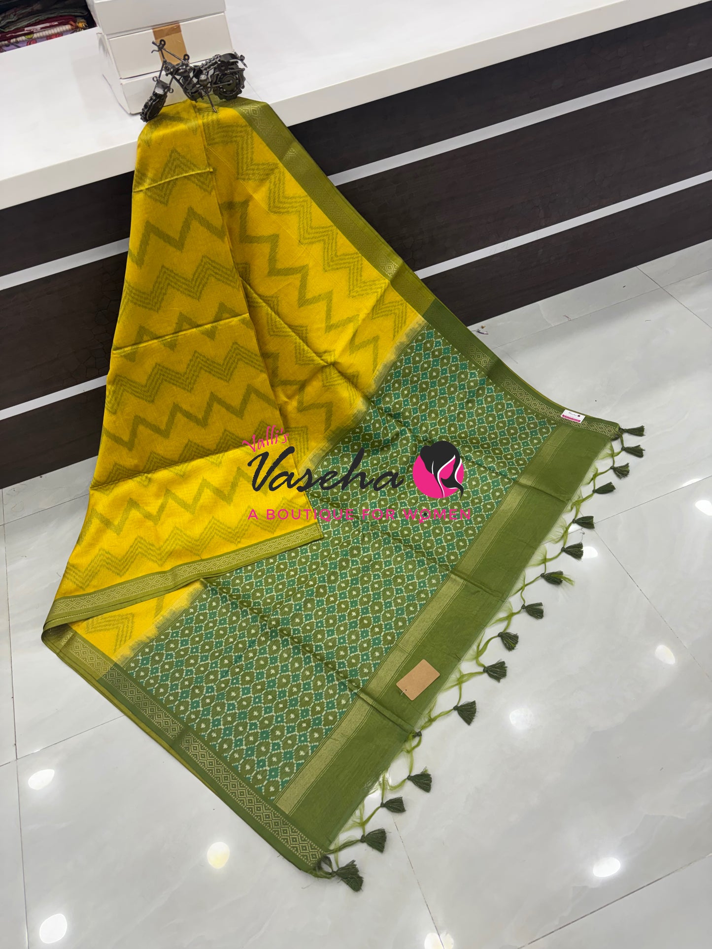Semi Raw Silk with Zig Zag  Design Weaving - VVRS003