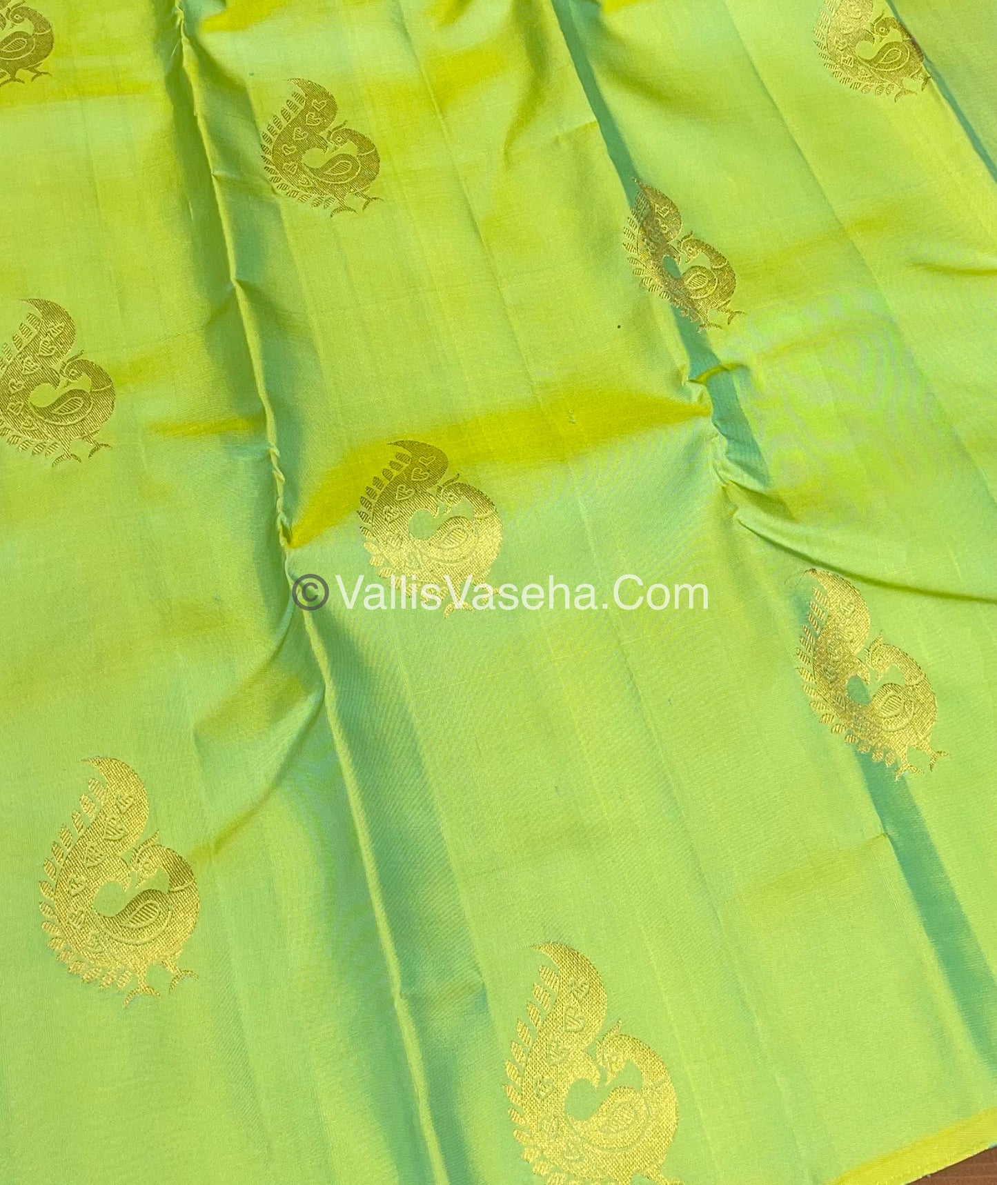 Pure Kanchipuram Silk Saree - Green with Purple - VVPS005
