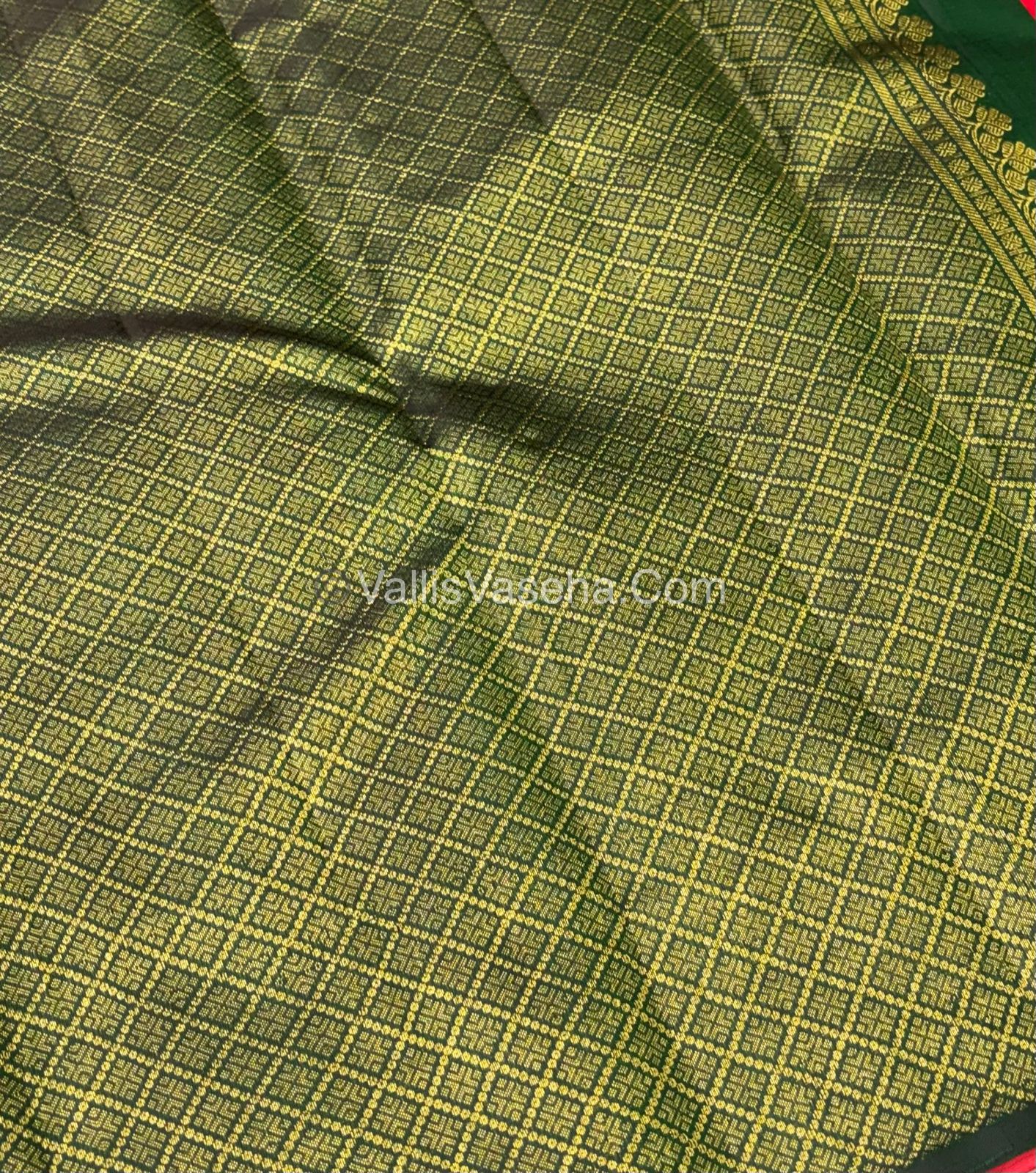 Pure Kanchipuram Silk Saree - Borderless - Reddish peach with Green - VVPS043