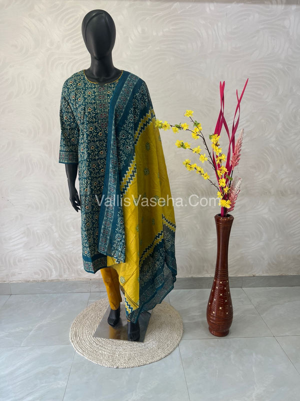 Ready Made - Salwar, Kameez & Duppatta(3pc) - Batik Printed - VVRBS006