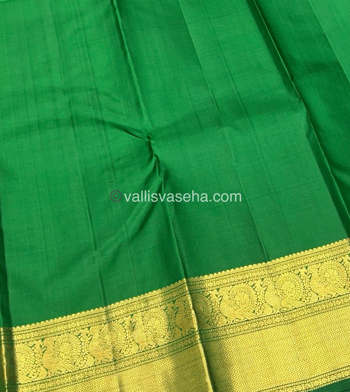 Pure Kanchipuram Silk Saree - Vaira Voosi design - Green shade - VVPS014