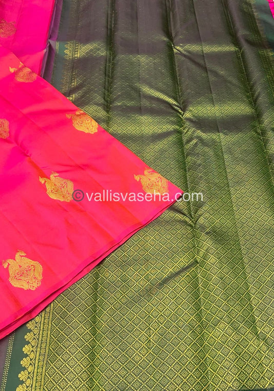 Pure Kanchipuram Silk Saree - Borderless - Peach with Green - VVPS022