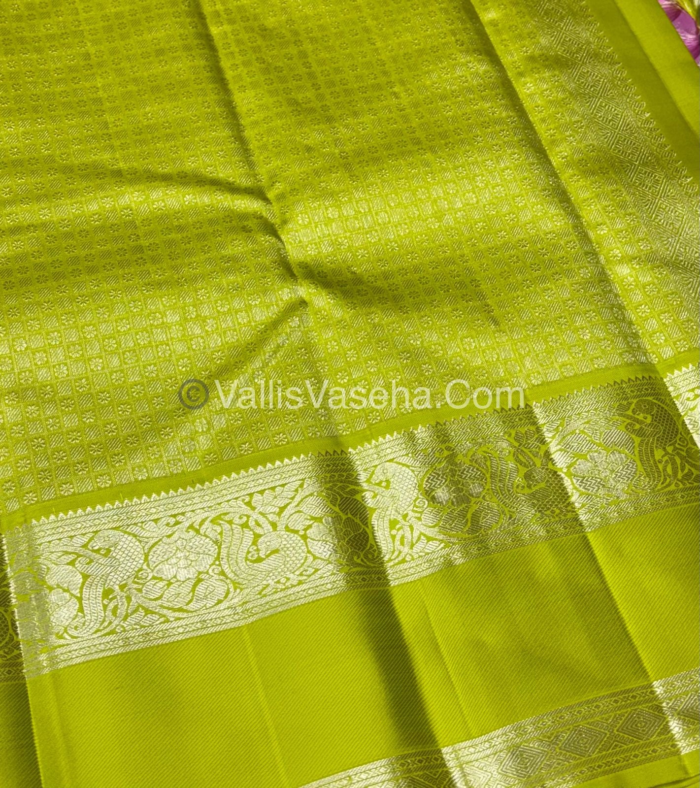 Pure Vintage Korvai Kanchipuram Silk Saree - Pink & Green Combo - VVPS034