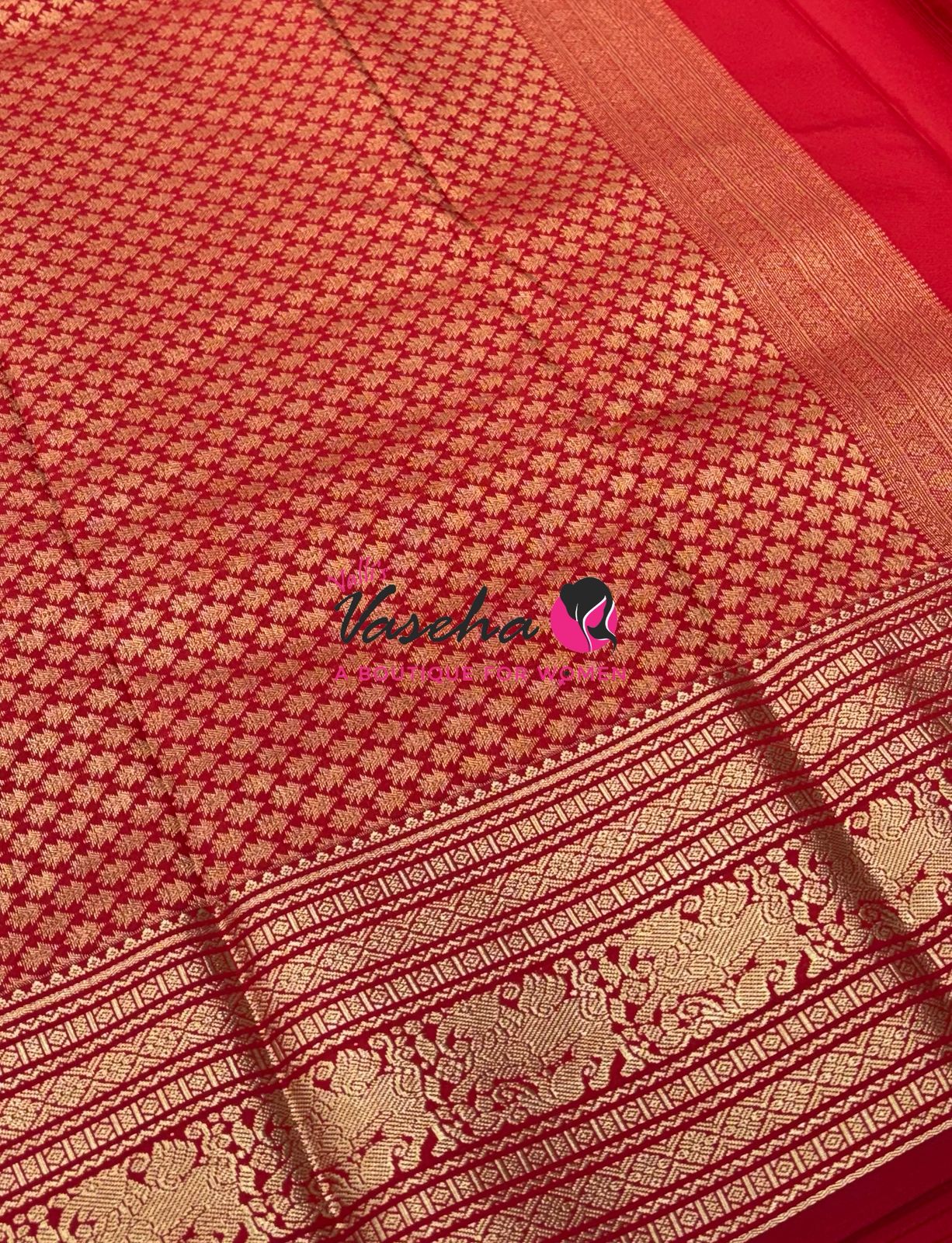 Semi Kanchi Silk  - Green & Red - VVSKS007