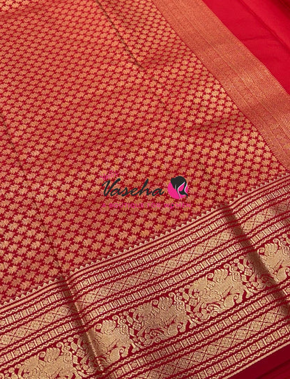 Semi Kanchi Silk  - Green & Red - VVSKS007