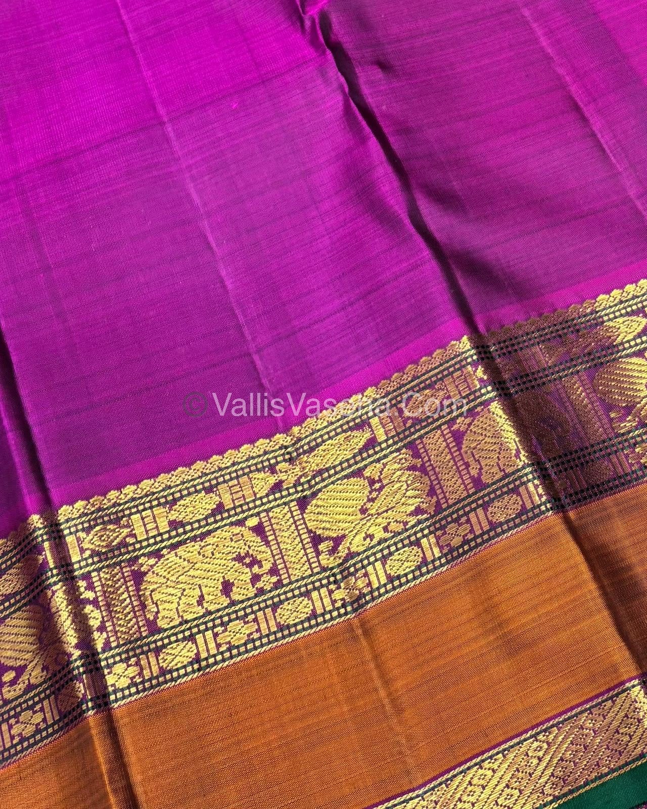 Pure Kanchipuram Silk Saree - Green With Purple Shade  - VVPS037