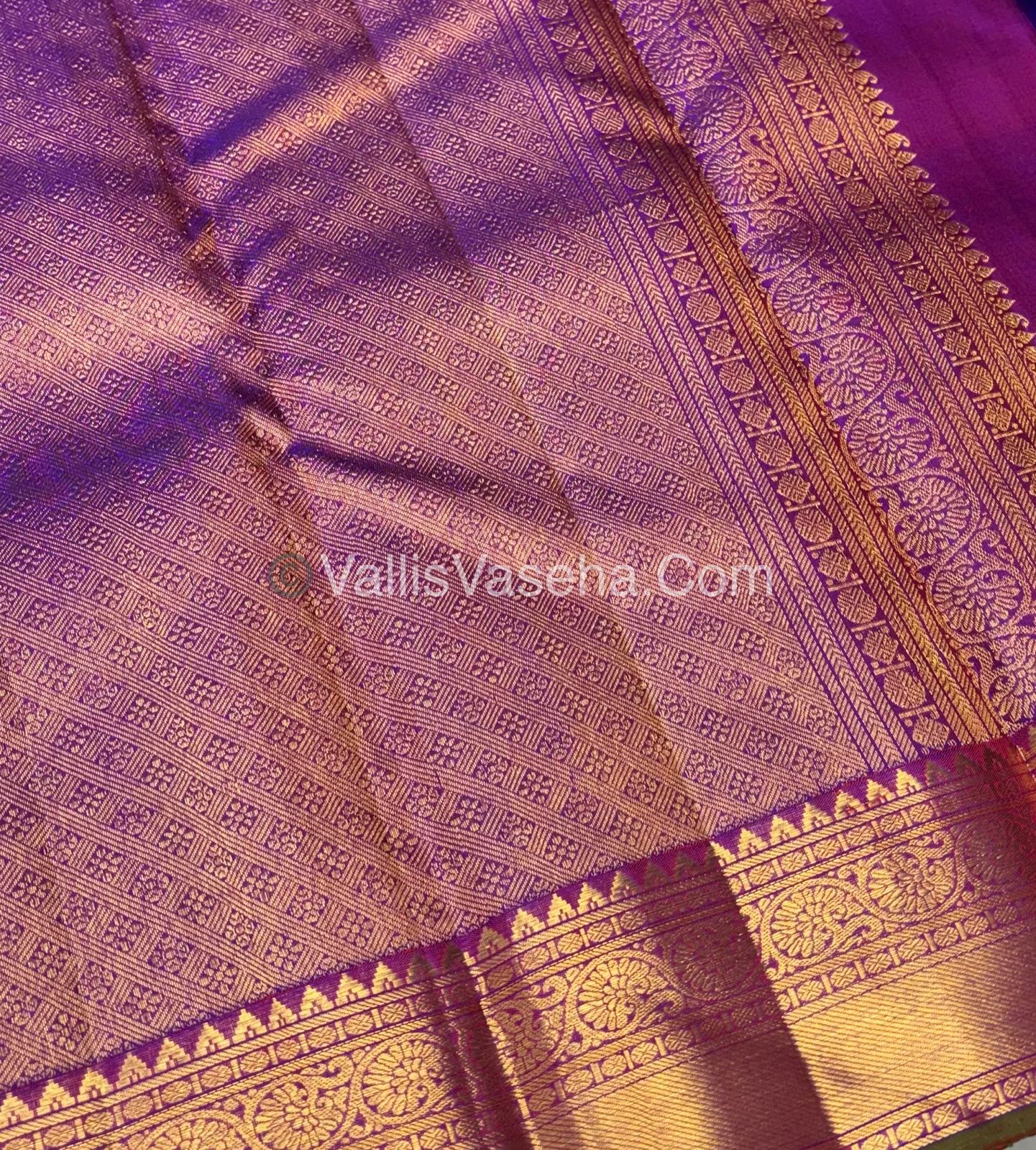 Pure Kanchipuram Silk Saree - Red & Purple Shade  - VVPS022