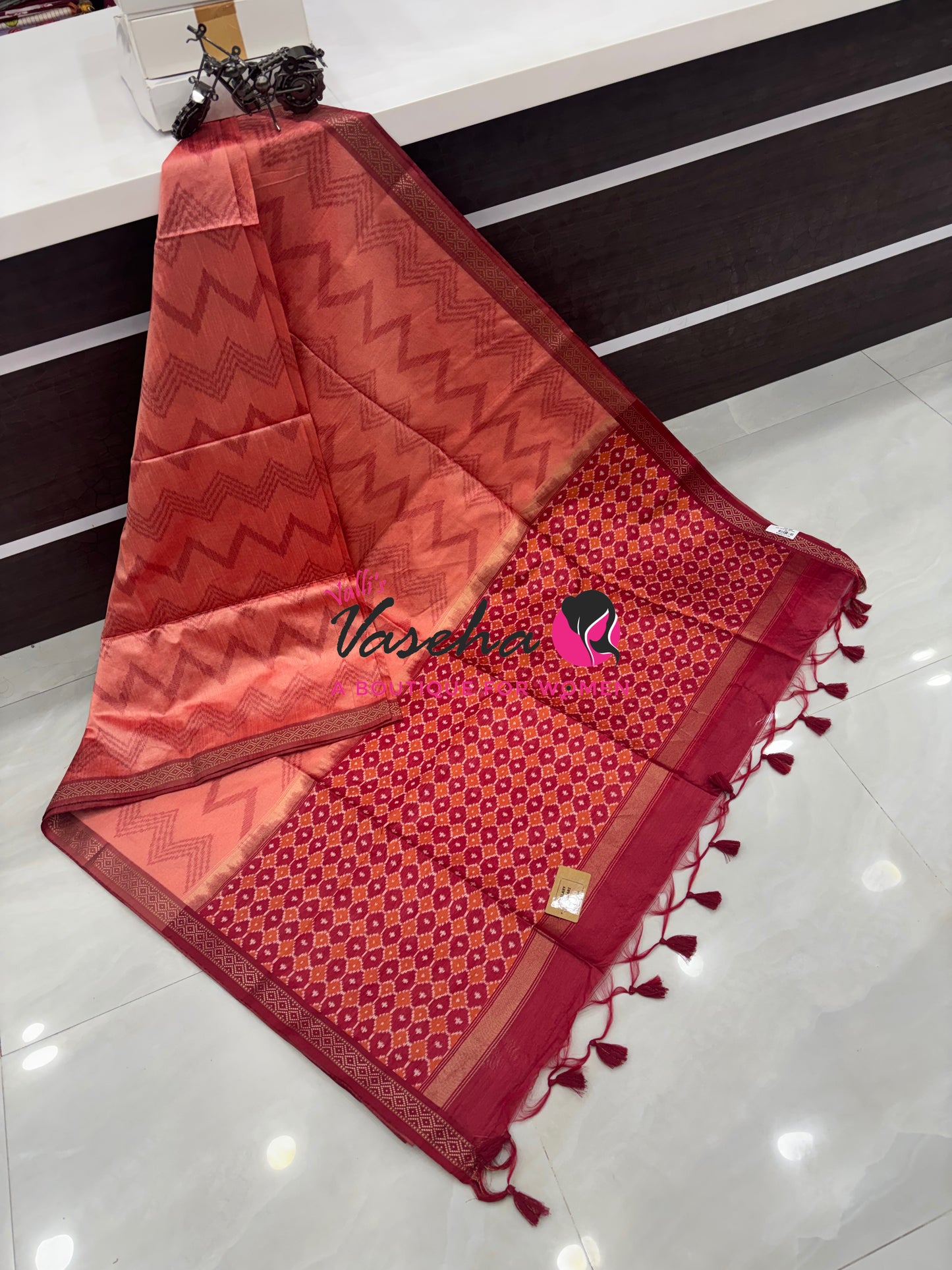 Semi Raw Silk with Zig Zag  Design Weaving - VVRS003
