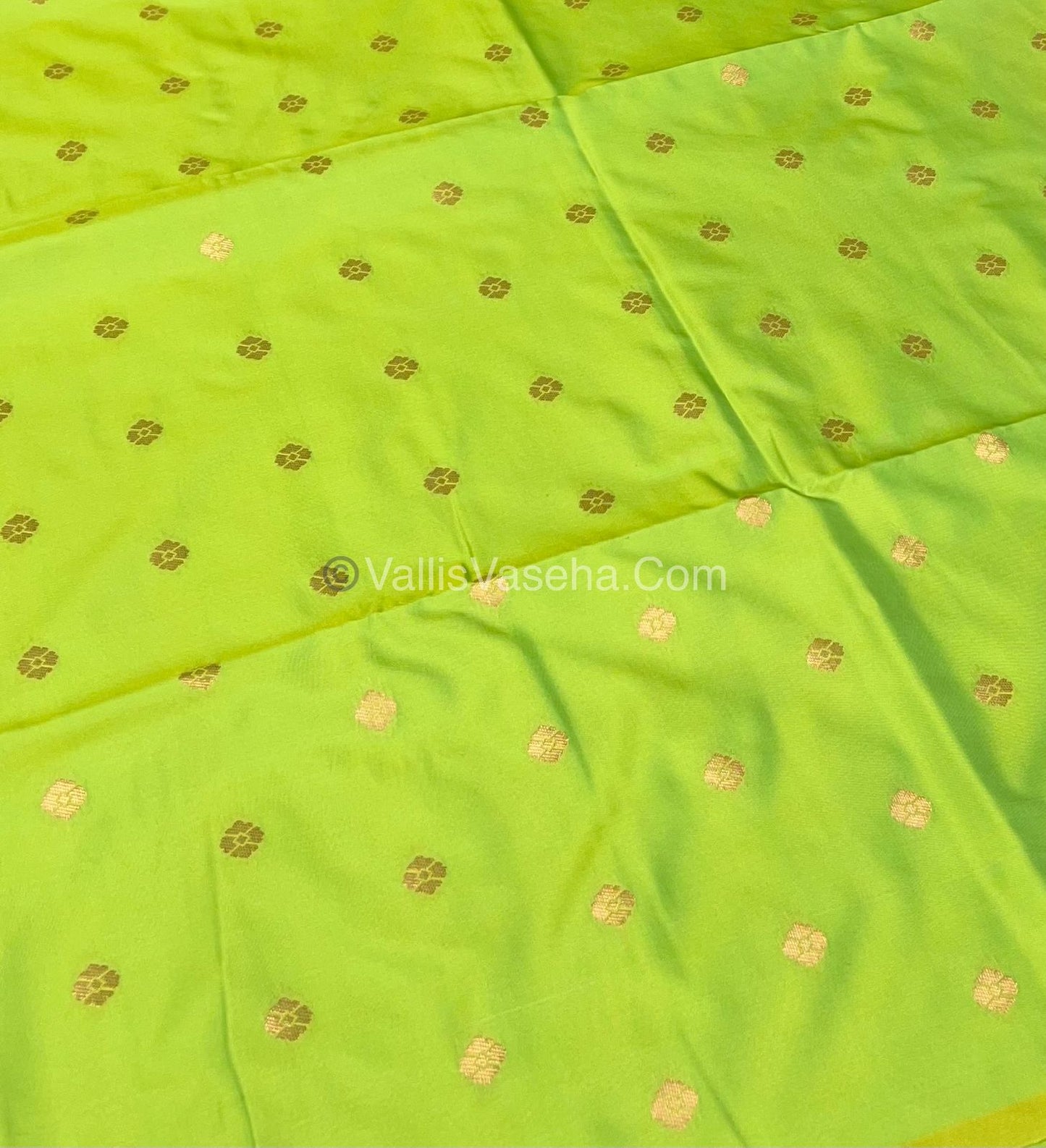 Semi Soft Silk - Border less - Pista Green Shade -VVSSS007