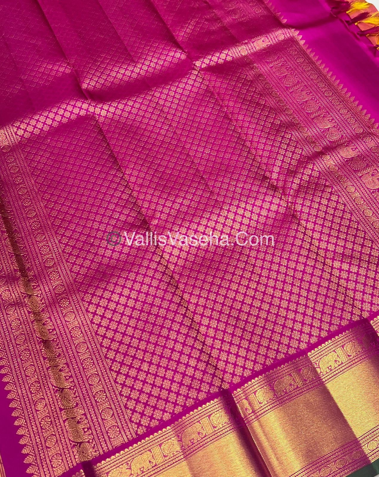 Pure Kanchipuram Silk Saree - Peach Gold & Pink Combo - VVPS014