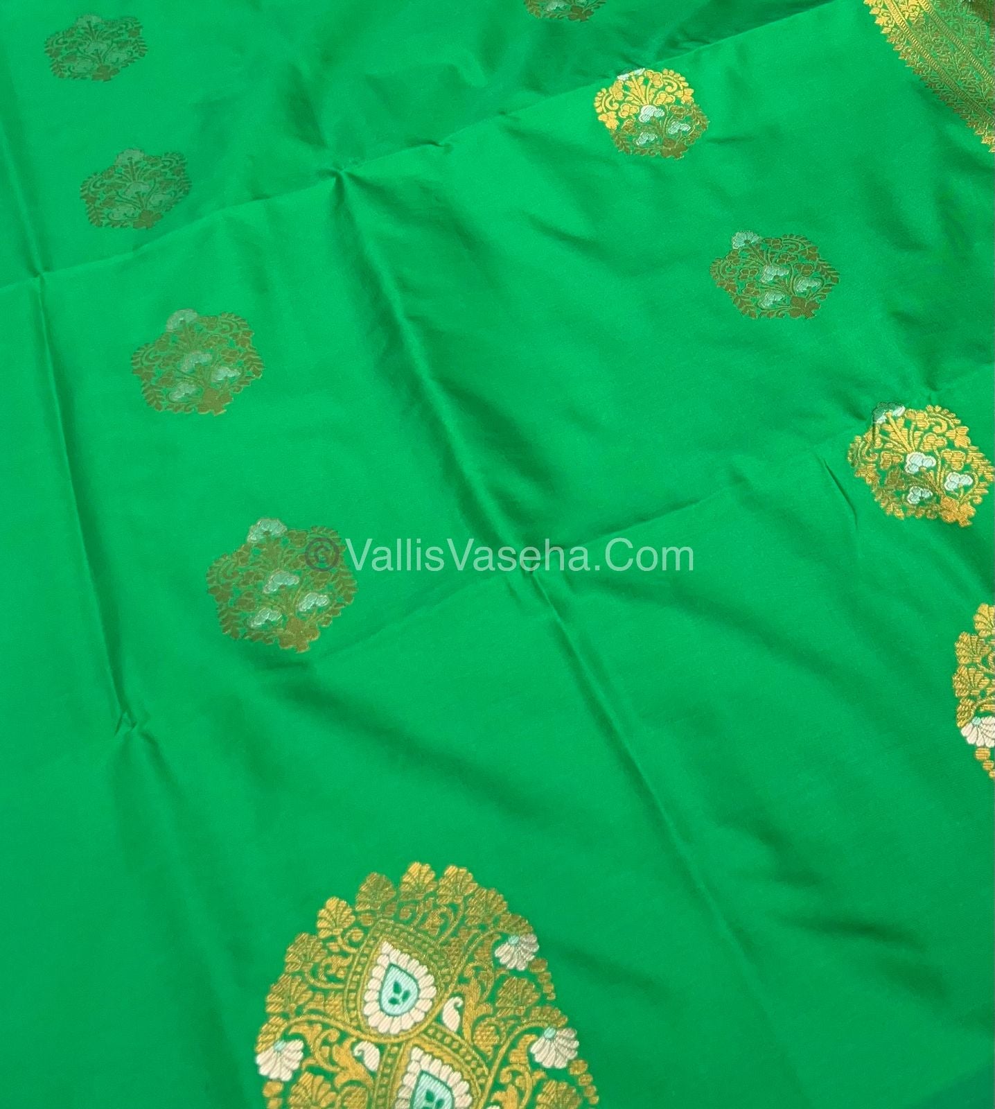 Semi Soft Silk - Border Butta  - Green Shade -VVSSS010