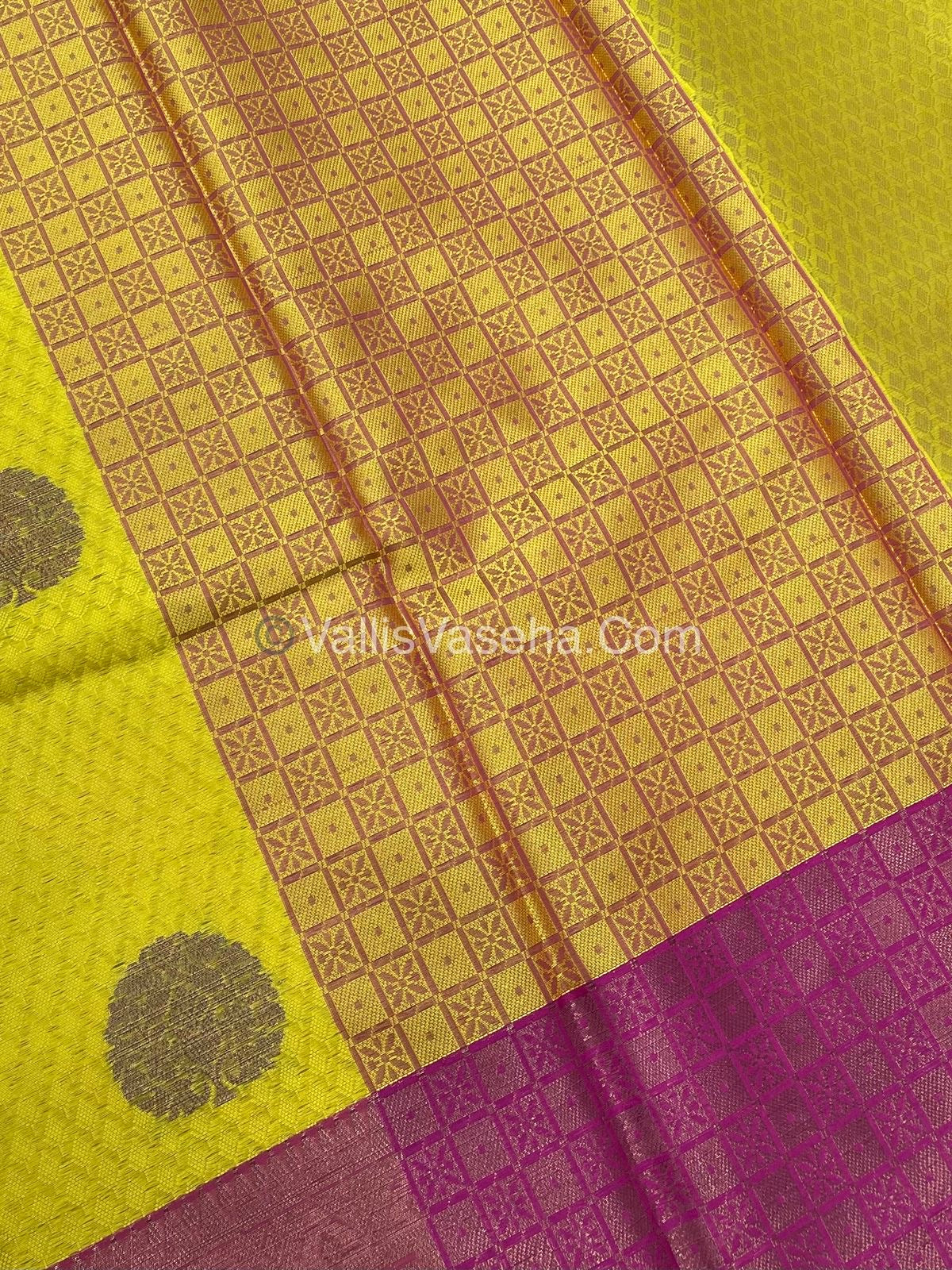 30% less - Offer Saree - Semi Banarasi Saree - VVDS007