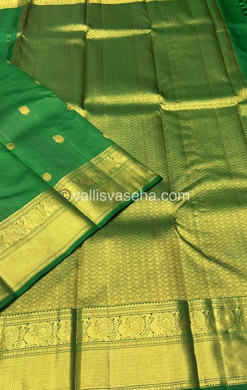 Pure Kanchipuram Silk Saree - Vaira Voosi design - Green shade - VVPS014