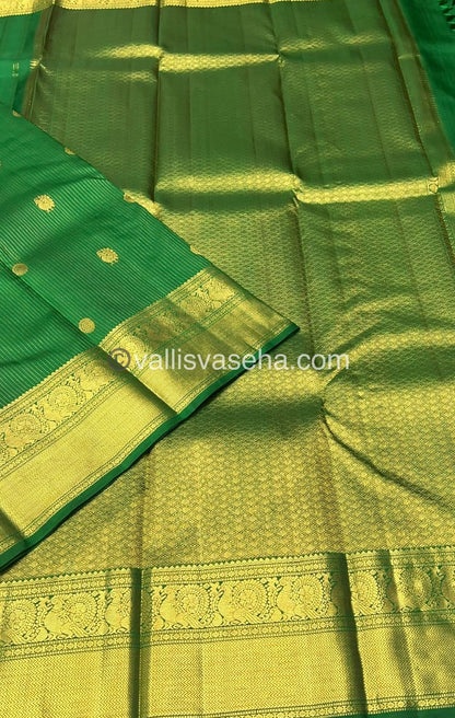 Pure Kanchipuram Silk Saree - Vaira Voosi design - Green shade - VVPS014