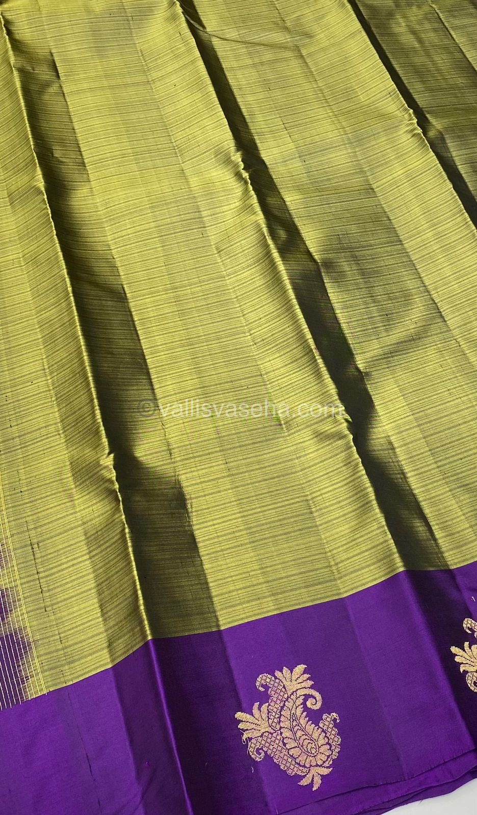 Pure Kanchipuram Silk Saree - Light Weight - Green and Purple - VVPS007