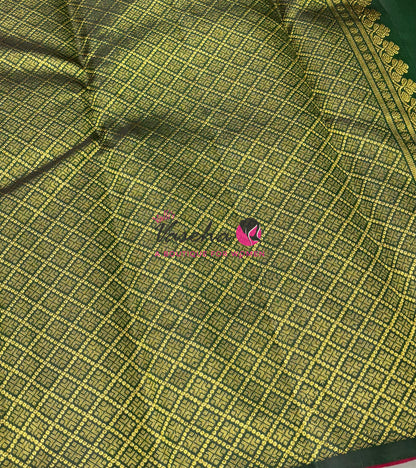 Pure Kanchipuram Silk Saree - Border Less - Pink with Green Combo - VVPS043