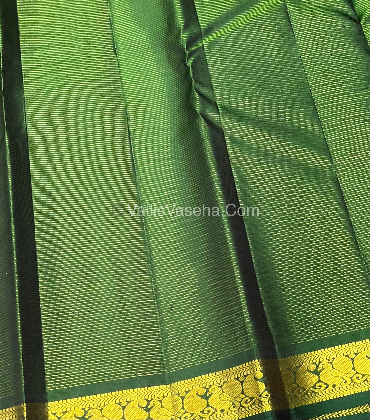 Pure Kanchipuram Silk Saree - Vaira Voosi design - Green shade - VVPS022