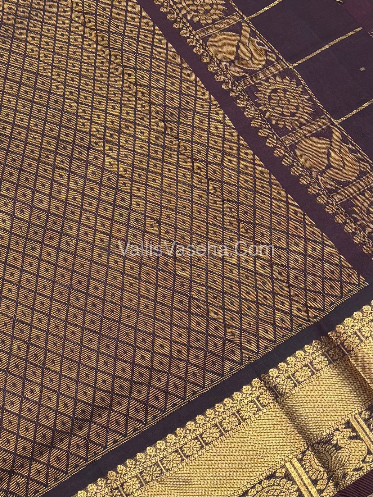 Pure Silk Cotton Saree - Mayil & Chakkaram Design - Red With Brown Shade - VVMC001