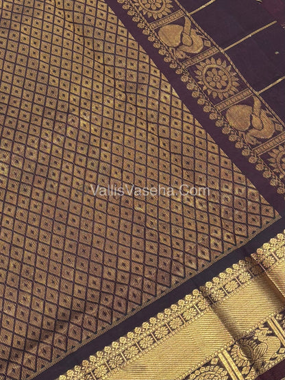 Pure Silk Cotton Saree - Mayil & Chakkaram Design - Red With Brown Shade - VVMC001