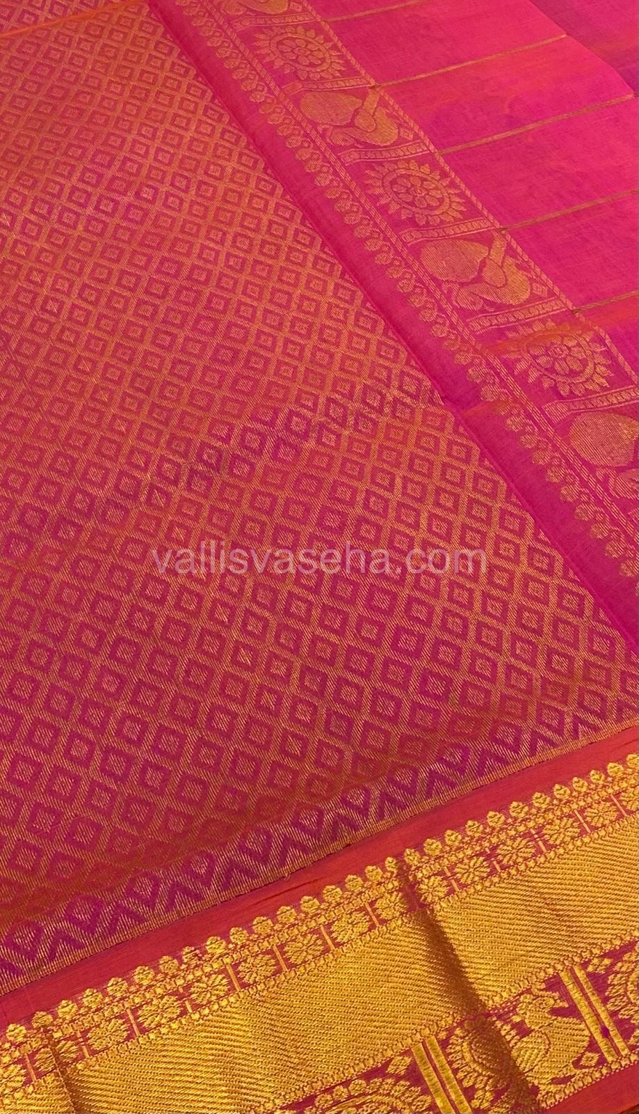 Pure Silk Cotton Saree - Mayil & Chakkaram Design - Manthulir Green with Peachish Pink - VVMC001