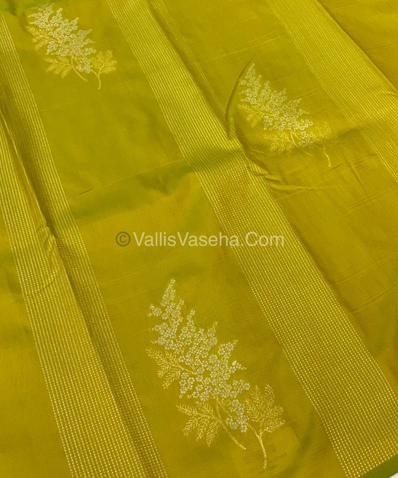 Semi Soft Silk - Border less - Lemon Green Shade -VVSSS026