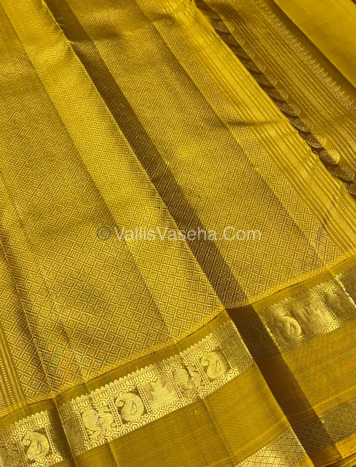 Pure Kanchipuram Silk Saree - Green & Mustard Yellow Shade  - VVPS022