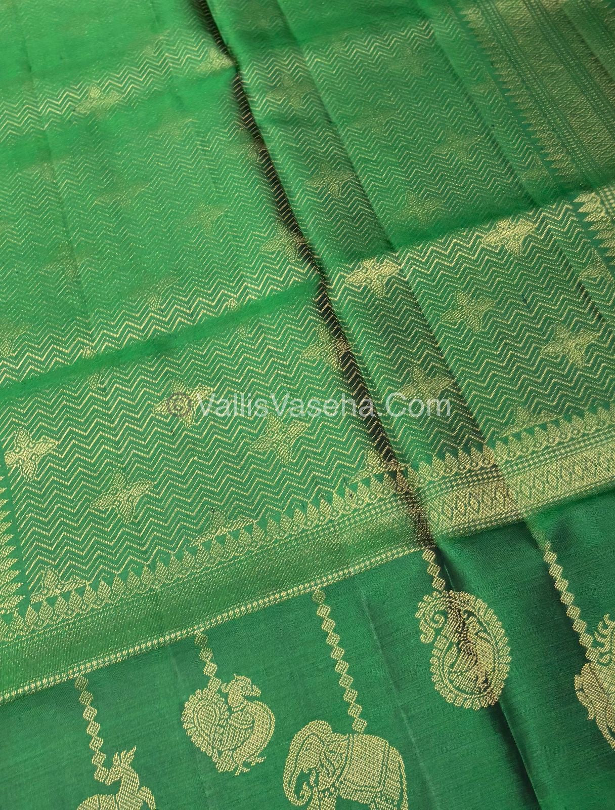 Pure Soft Silk Saree - (Merry-Go-Round Design ) - Light Yellowish Green with Green Shade - VVPSS059