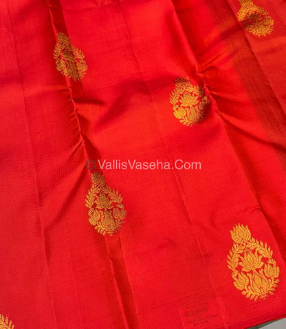 Pure Kanchipuram Silk Saree - Borderless - Dual Tone Orangish Light Red with Green - VVPS043