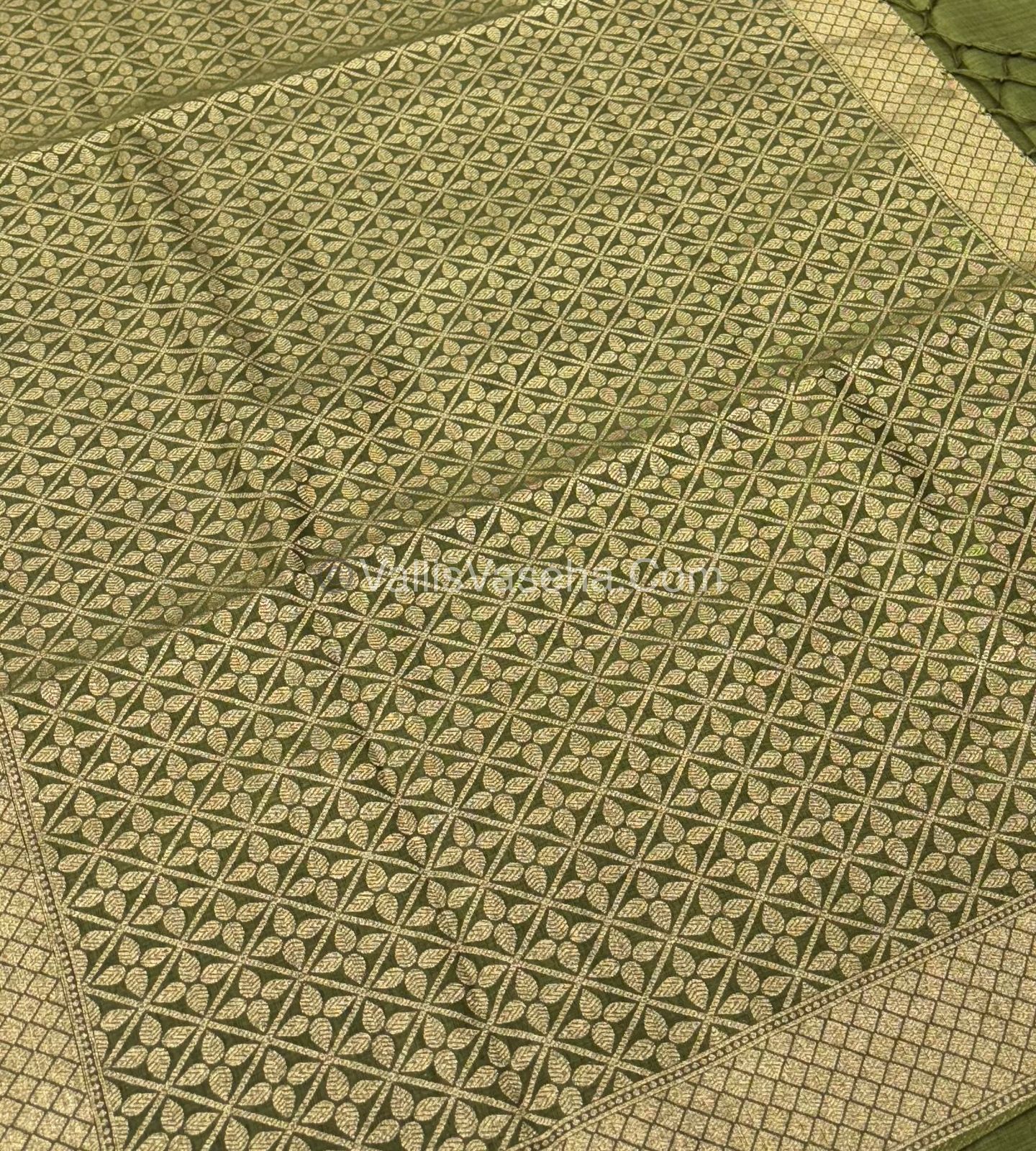 Banarasi - Heritage Silk - Semi Kathan Silk -  Mehind Green Shade - VVBHS007