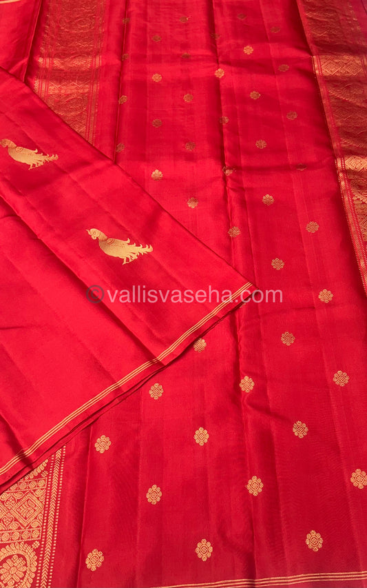 Pure Kanchipuram Silk Saree - Red  - VVPS021