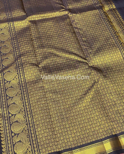 Pure Kanchipuram Silk Saree - Mehandhi Green with Pakku Color - VVPS010