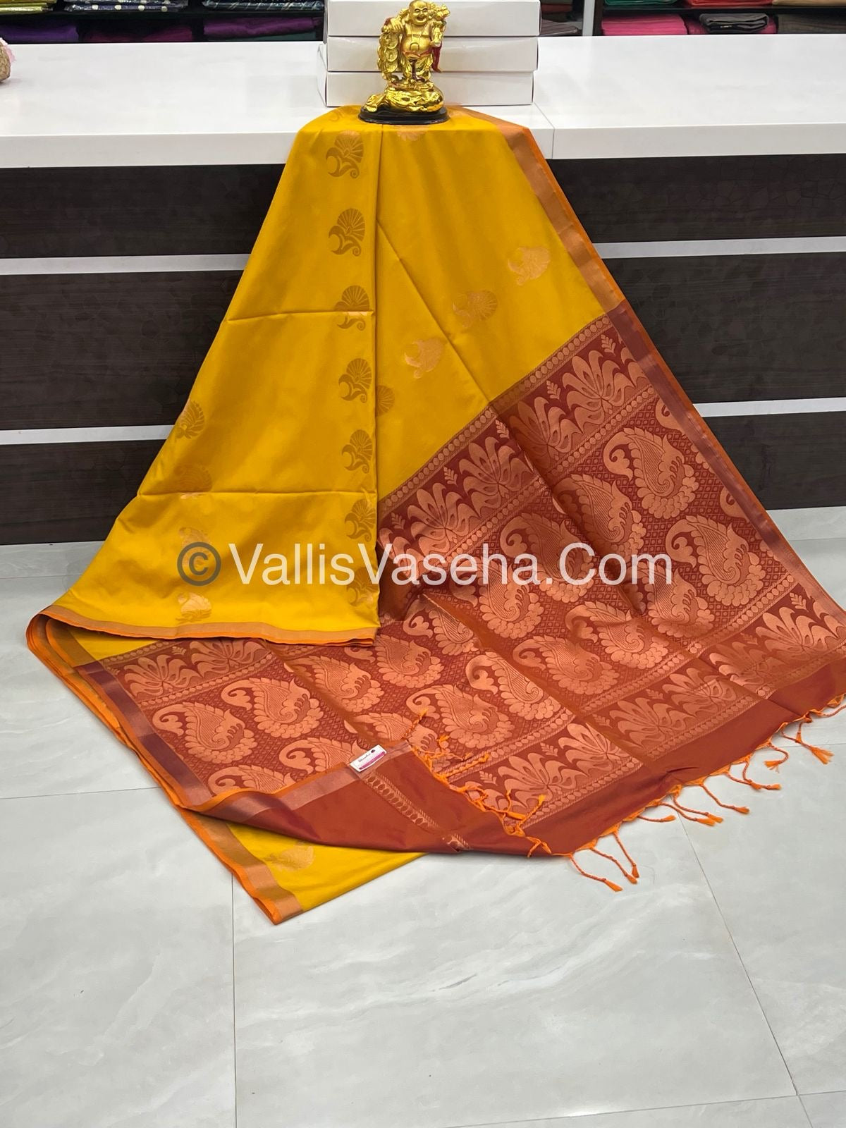 40% less - Offer Saree - Semi Soft Silk Saree - VVDS006