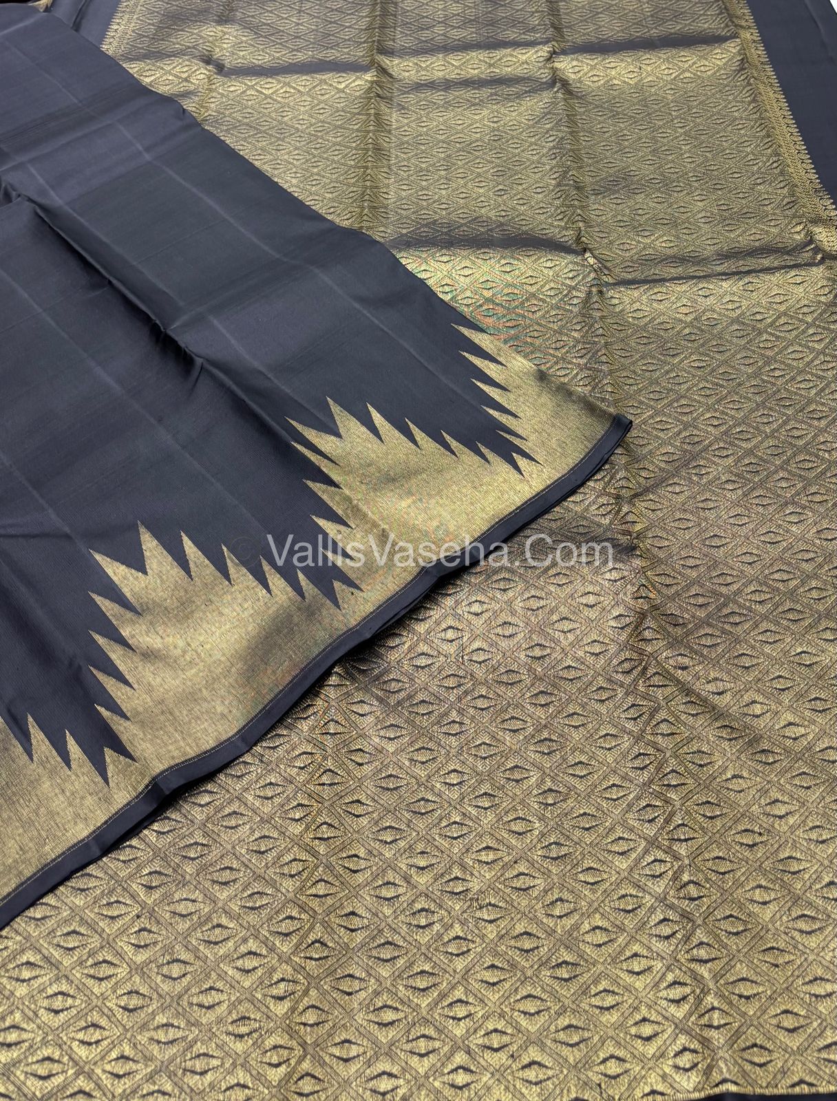Pure Vintage Kanchipuram Silk Saree  - 8 Kol Weaving - Black Shade VVPS019