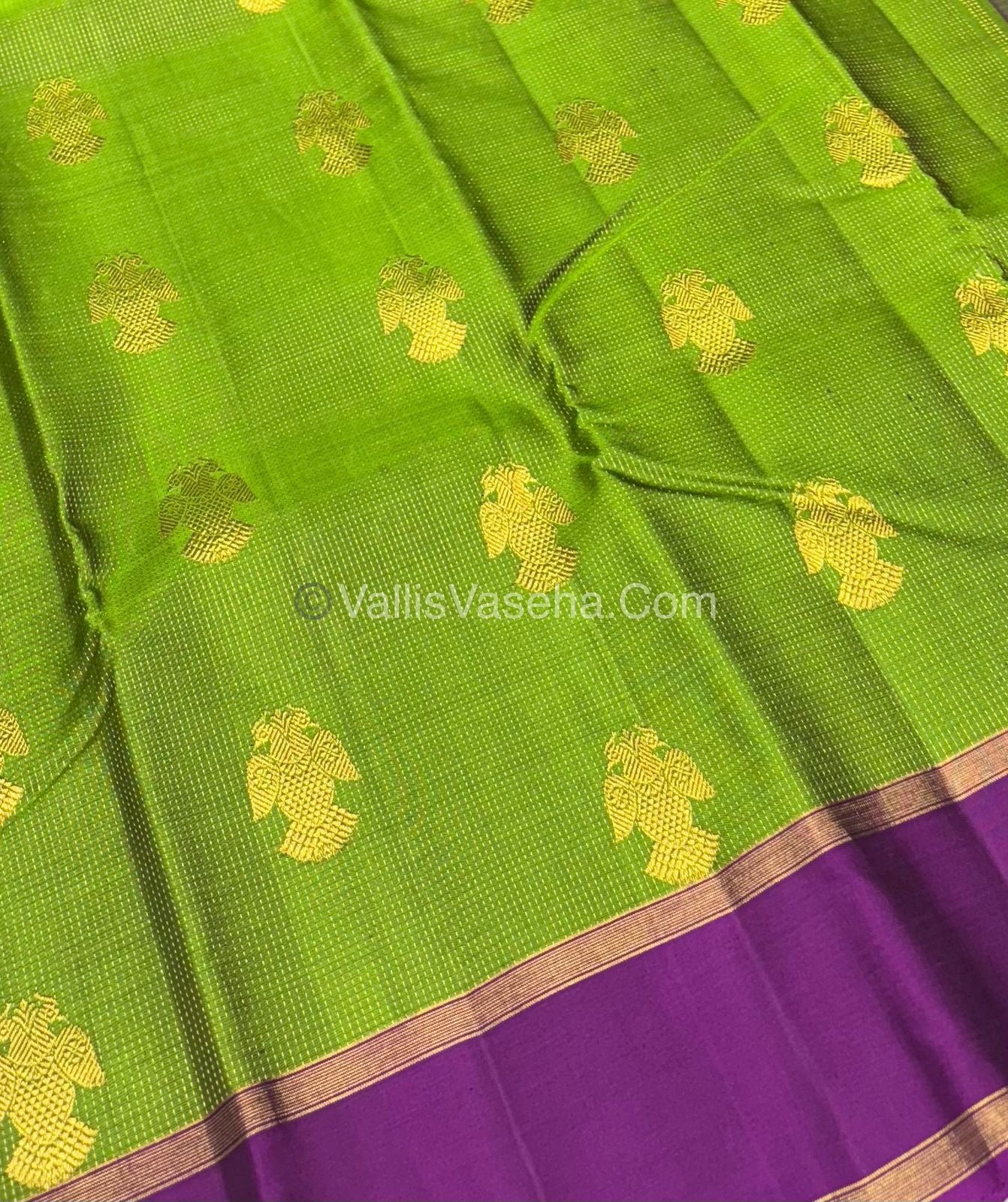 Pure Kanchipuram Silk Saree - Vaira Voosi design - Green & Purple shade - VVPS014