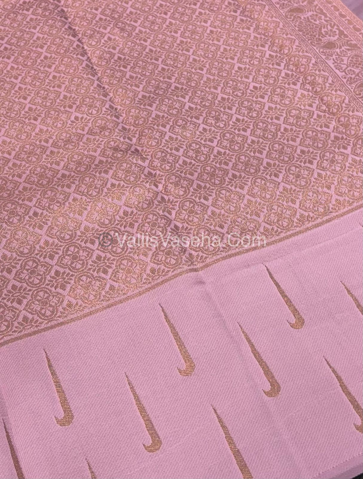 Kanchi Semi Silk - Green with Pink - VVKSS001