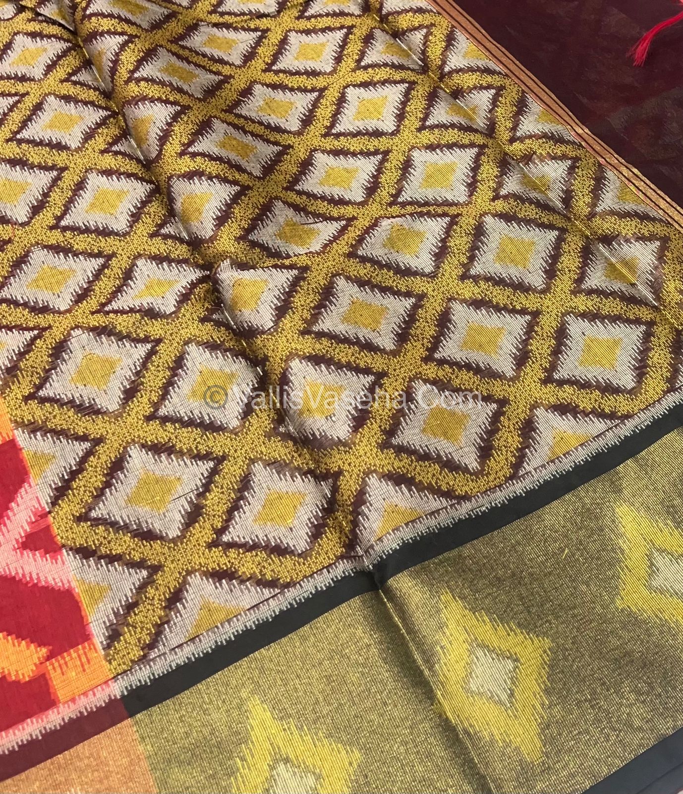 Banarasi Pochampally Weaving Semi Soft Cotton Saree - Red with Black - VVBPS001