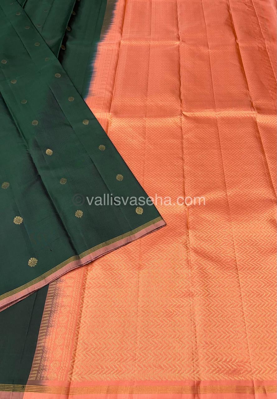 Pure Kanchipuram Silk Saree - Green with Light Peach combo  - VVPS006