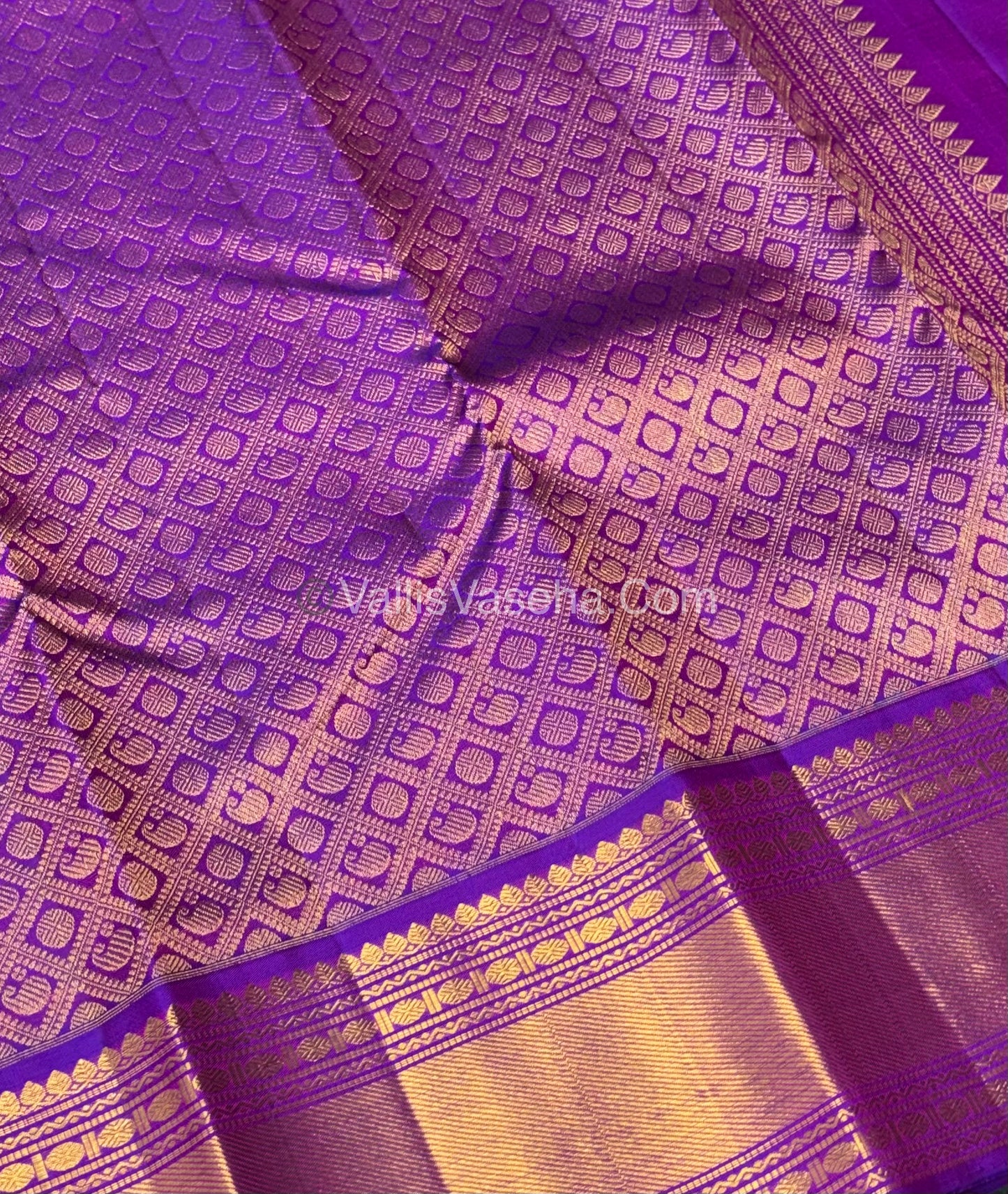 Pure Vintage Korvai Kanchipuram Silk Saree - Light Elaka Cream & Purple Combo - VVPS034