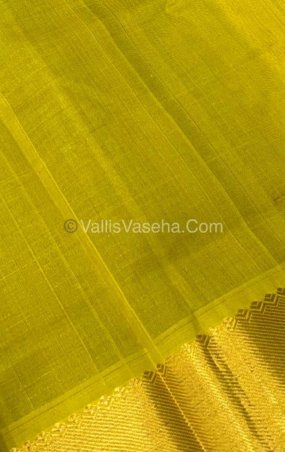 Pure Silk Cotton Saree - Mayil & Chakkaram Design - Green With Lemon Yellow Shade VVMC002