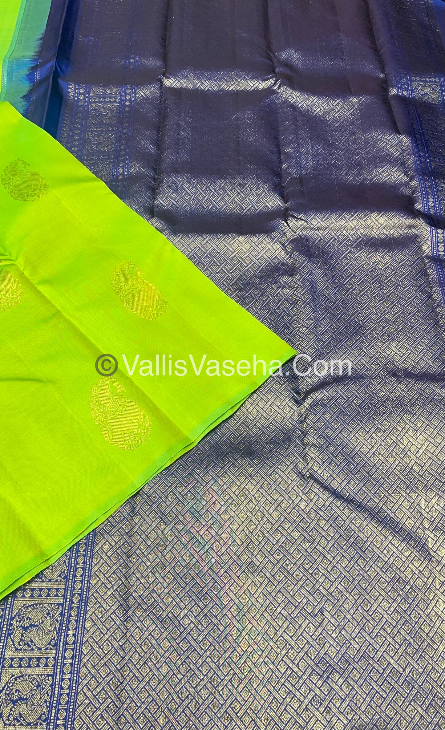 Pure Kanchipuram Silk Saree - Green with Blue - VVPS005