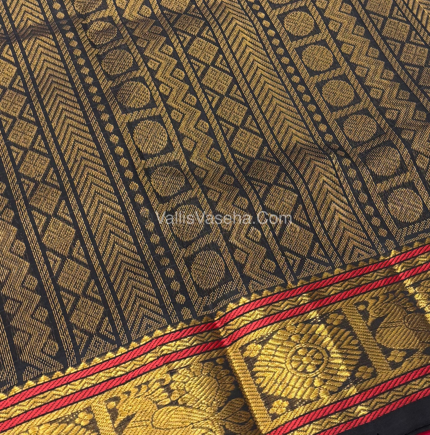 Pure Silk Cotton Saree - Red With Black Shade - Lakshadeepam Design - VVPLD001