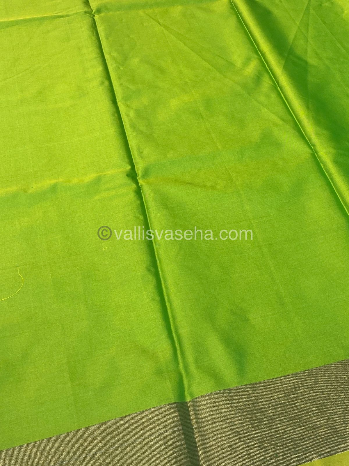 Banarasi - Semi Soft Silk Saree - VVMCS001