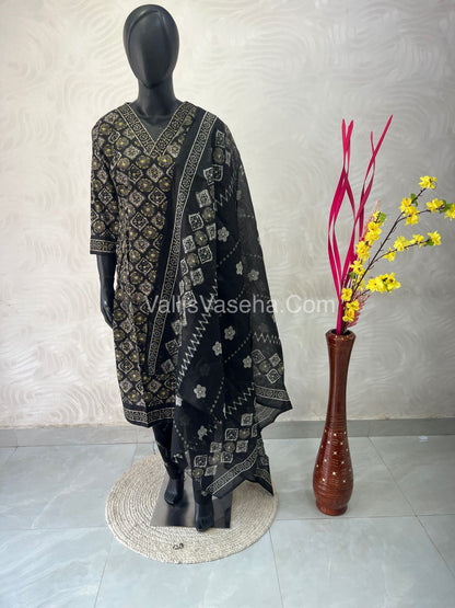 Ready Made - Salwar, Kameez & Duppatta(3pc) - Batik Printed - VVRBS006