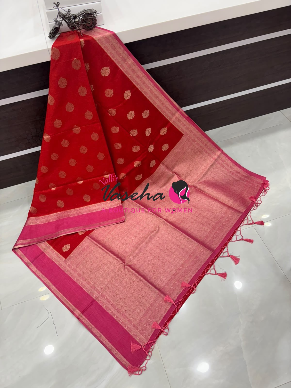 Banarasi - Heritage - Contrast  - Retta Petta border - VVBHS017