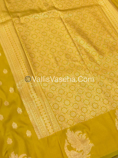 Semi Soft Silk - Peacock Butta Border - Yellowish green Shade -VVSSS014