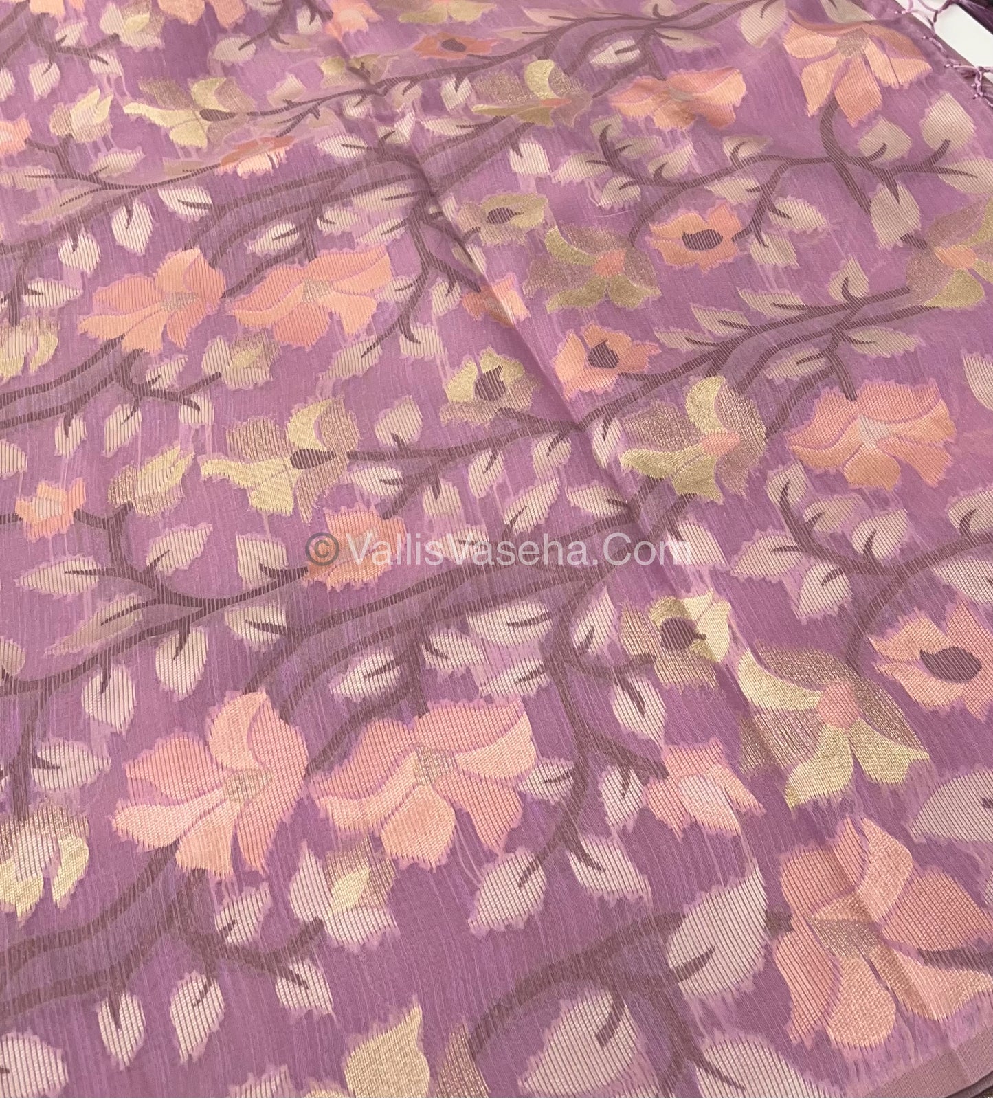 Semi Raw Silk with Jamdhani Design Weaving - Lilac / Light Lavendar shade VVRS001
