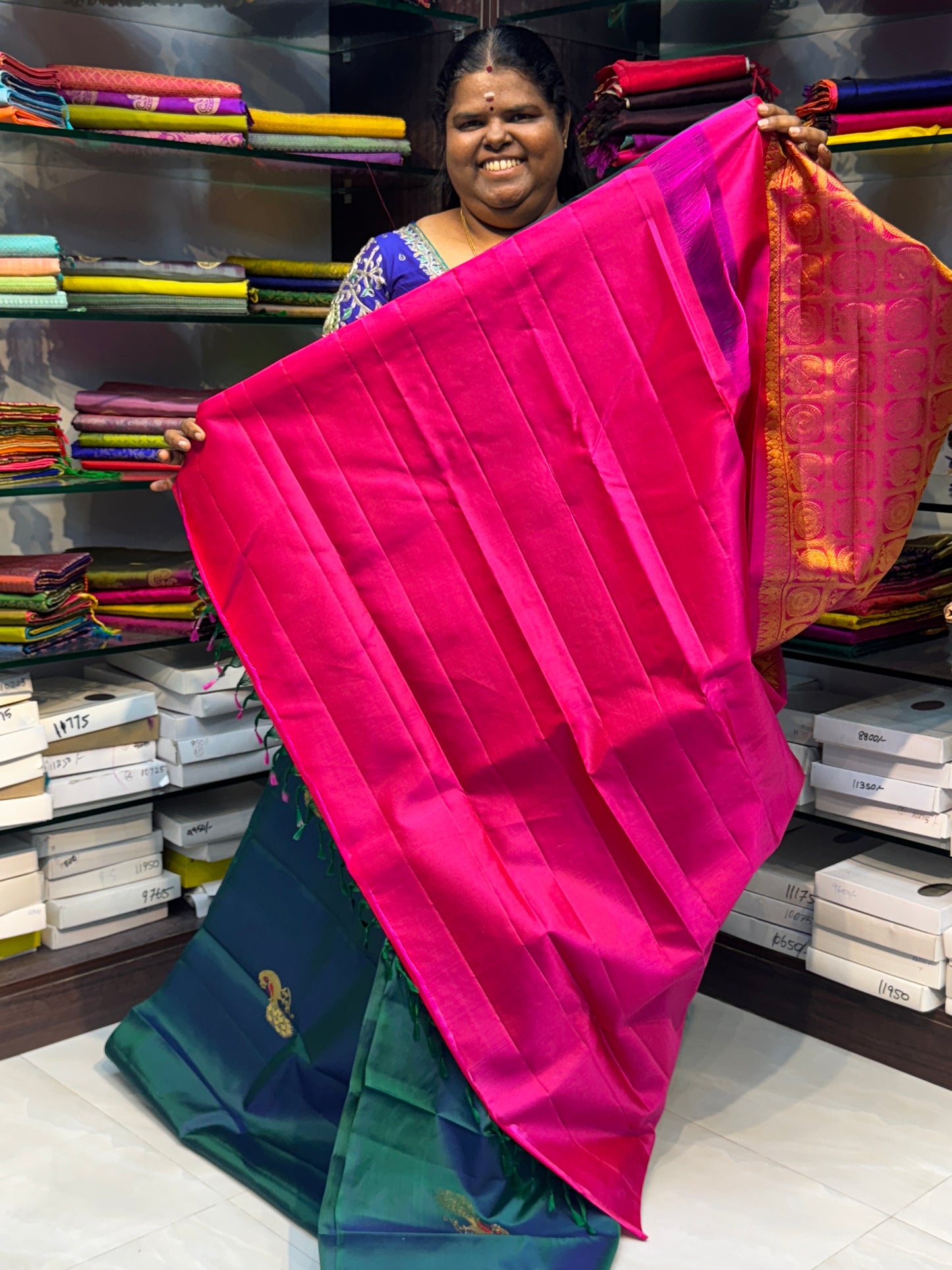 Pure Kanchipuram Silk Saree - Borderless- Peacock Double tone Greenish Blue with Pink combo - VVPS005