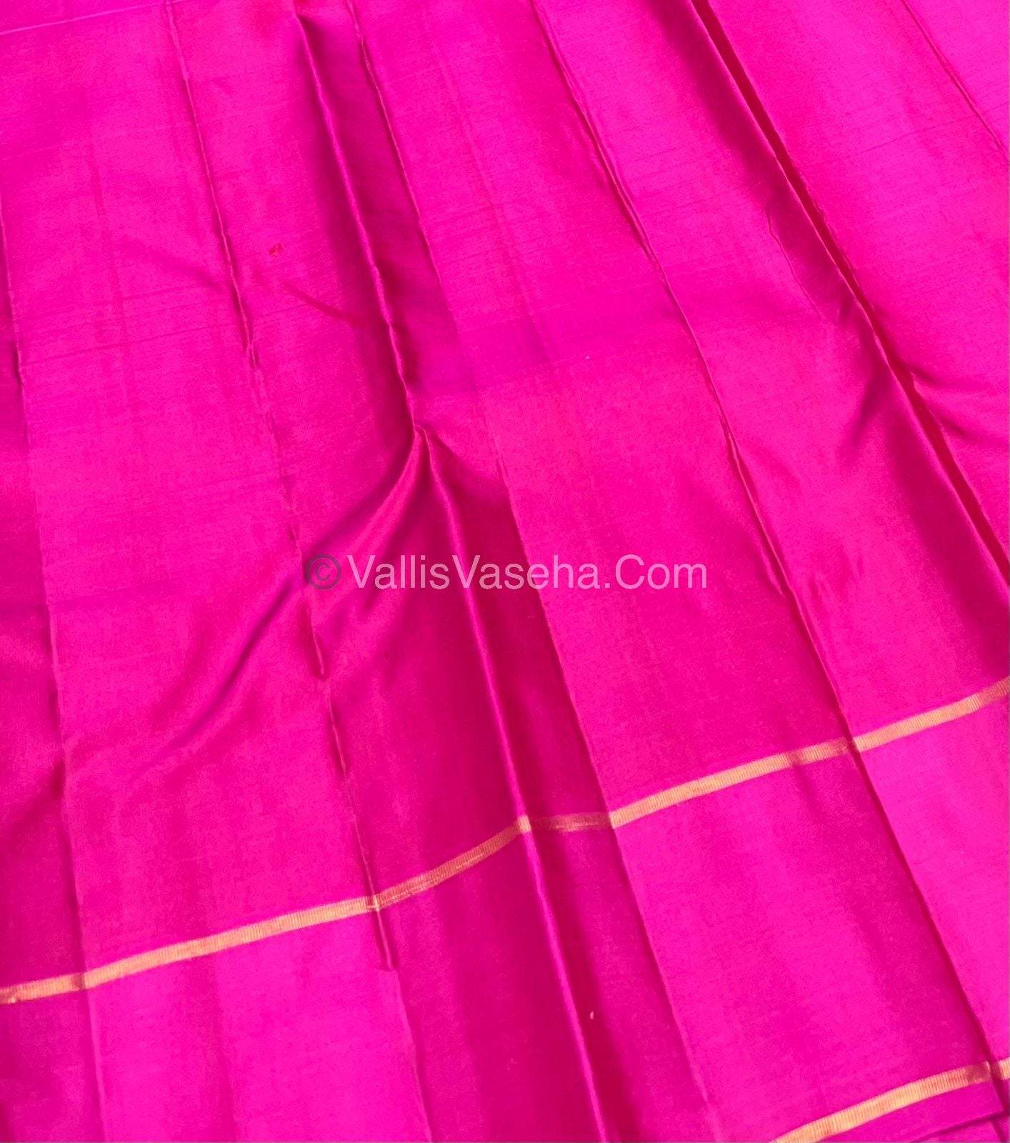 Pure Kanchipuram Silk Saree - Vaira Voosi - Manthulir Green with Pink Combo - VVPS011
