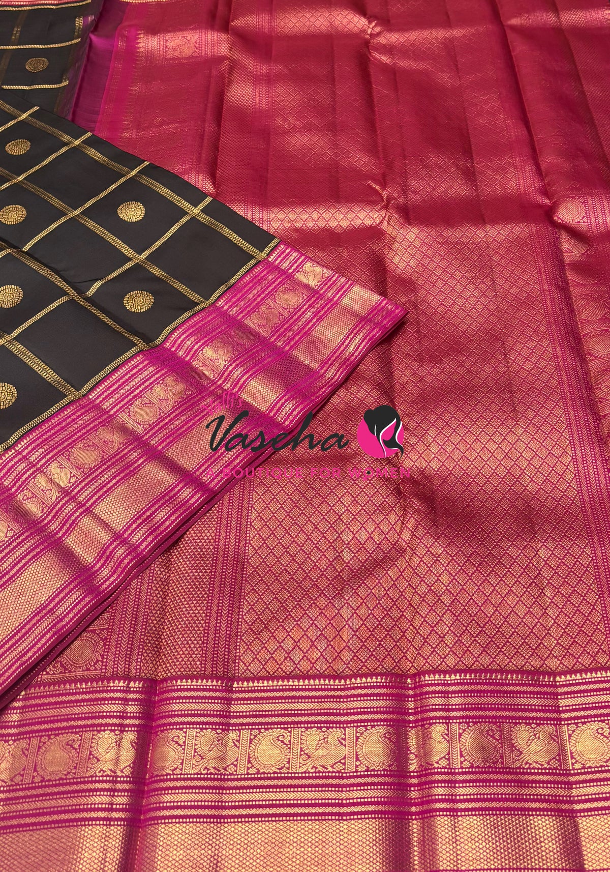 Pure Vintage Korvai Kanchipuram Silk Saree - Black & Pink Combo - VVPS021