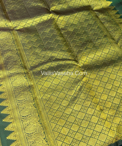 Pure Kanchipuram Silk Saree - Borderless - Red with Green - VVPS014